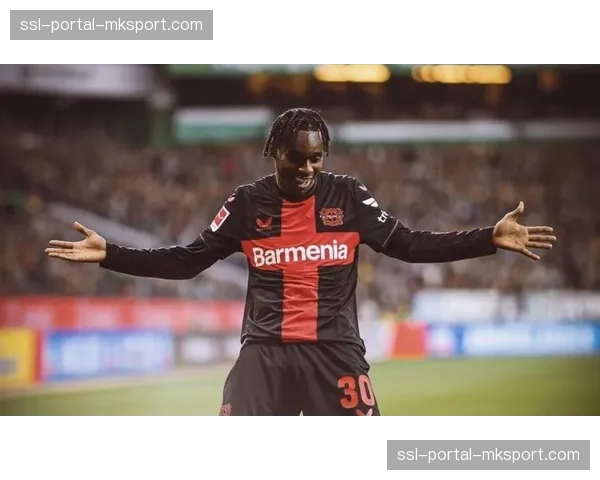 专访弗林蓬:勒沃库森边翼卫详解自己在球队闪电反击中的角色与跑位 专访弗林蓬:勒沃库森边翼卫详解自己在球队闪电反击中的角色与跑位